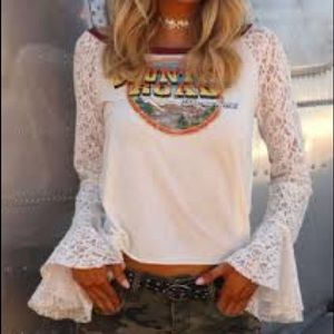 White Crow Lace Long sleeve Graphic Tee Medium